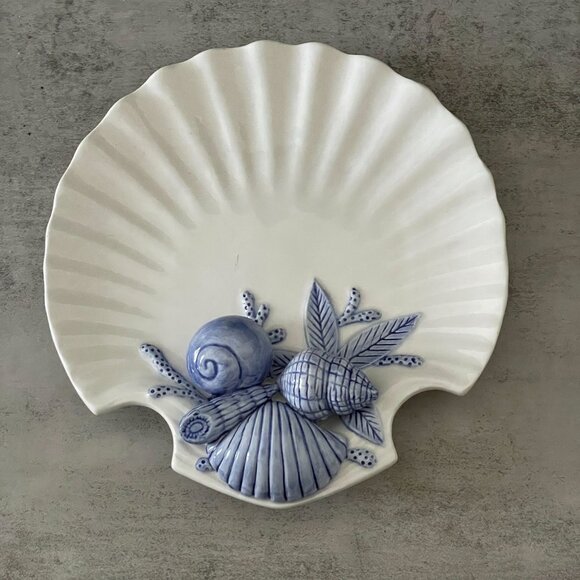 Vintage Fitz and Floyd 1991 White Scallop Blue Seashells 9" Ceramic Plate - Picture 1 of 8